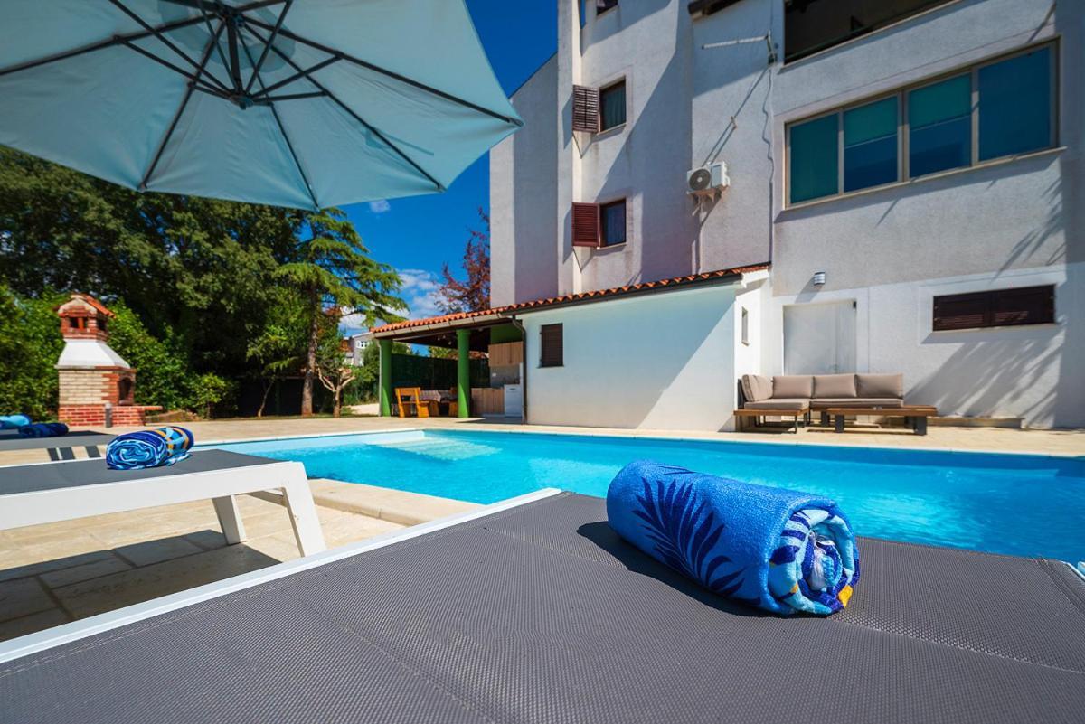 Big Swimming Pool Apartment Monvidal Пула Екстериор снимка